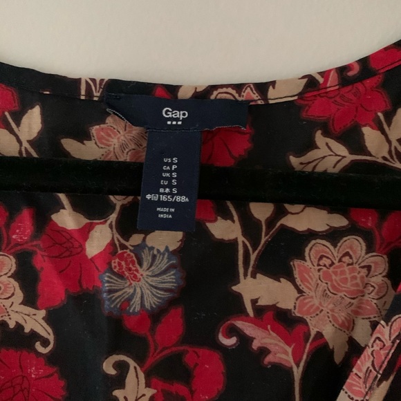 NWOT GAP button down tank. - Picture 3 of 3